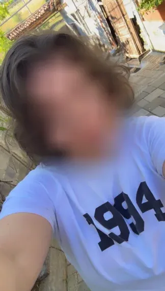Andrea, 32