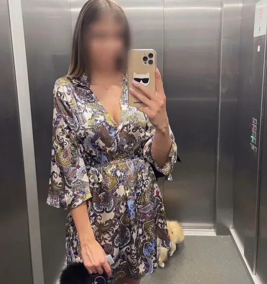 Carla, 25
