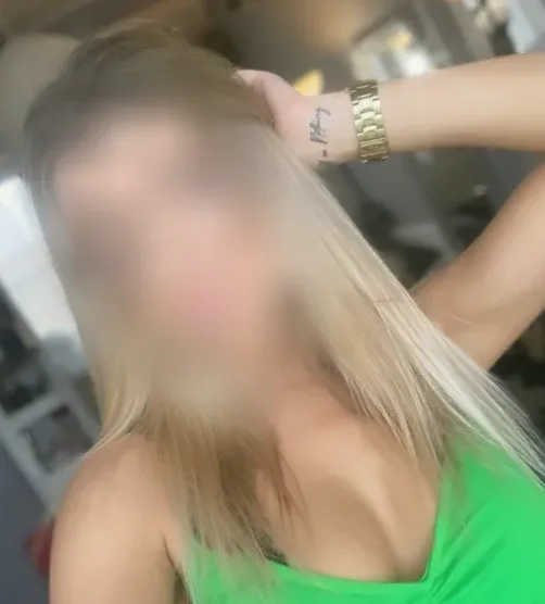 Pauline, 21